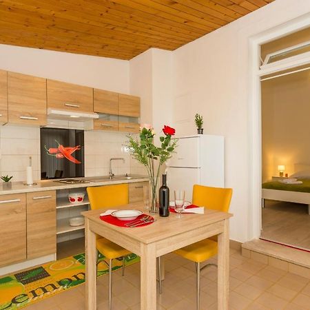 Comfortable Modern Studio With Shaded Patio Split Buitenkant foto