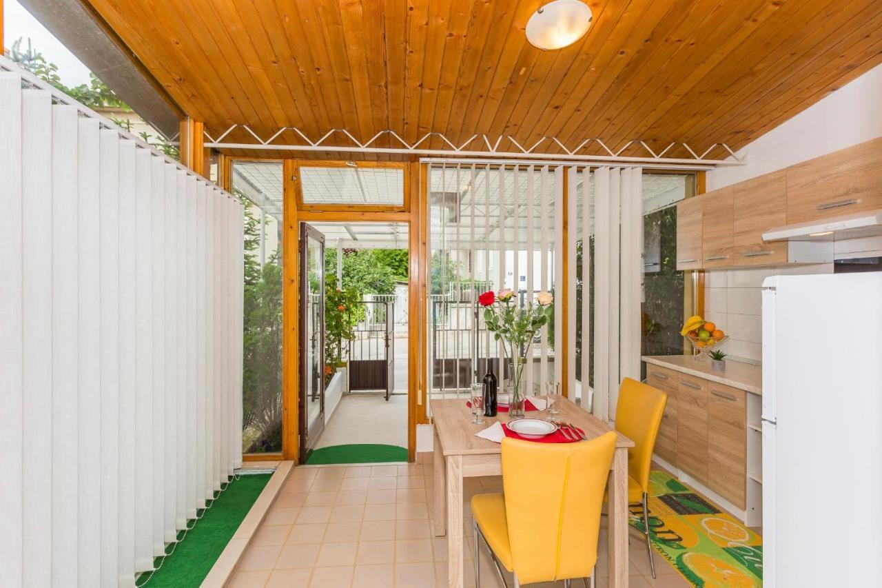 Comfortable Modern Studio With Shaded Patio Split Buitenkant foto