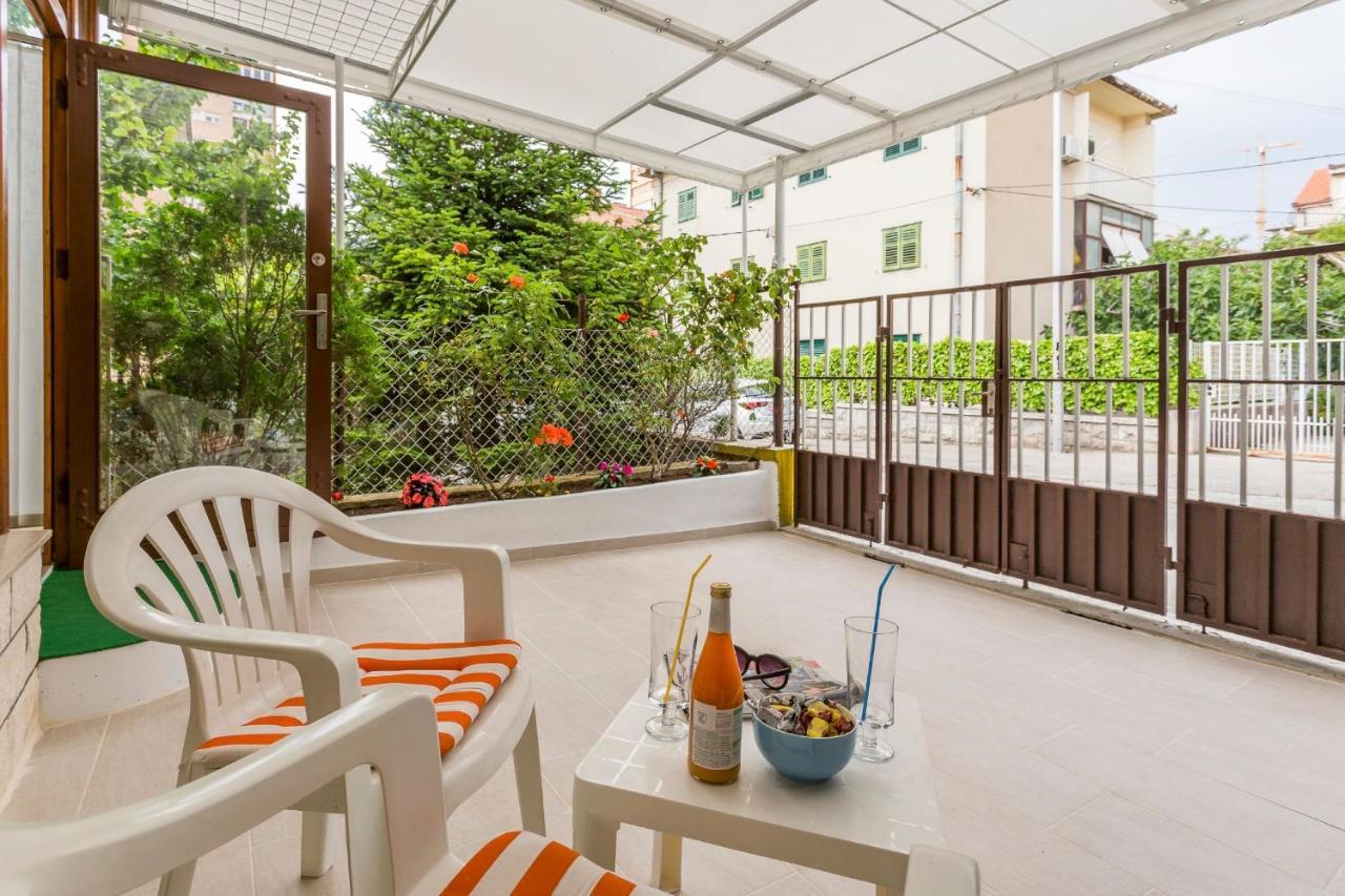Comfortable Modern Studio With Shaded Patio Split Buitenkant foto