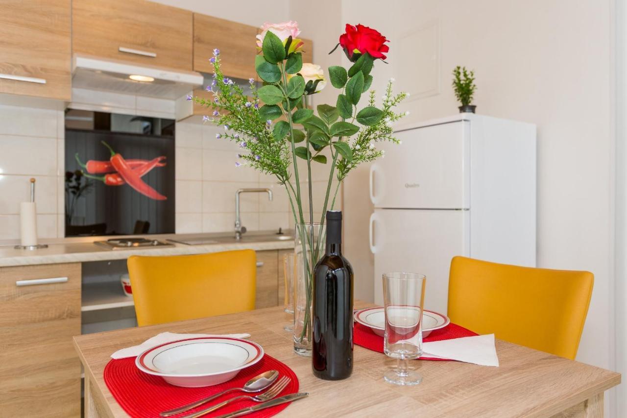 Comfortable Modern Studio With Shaded Patio Split Buitenkant foto