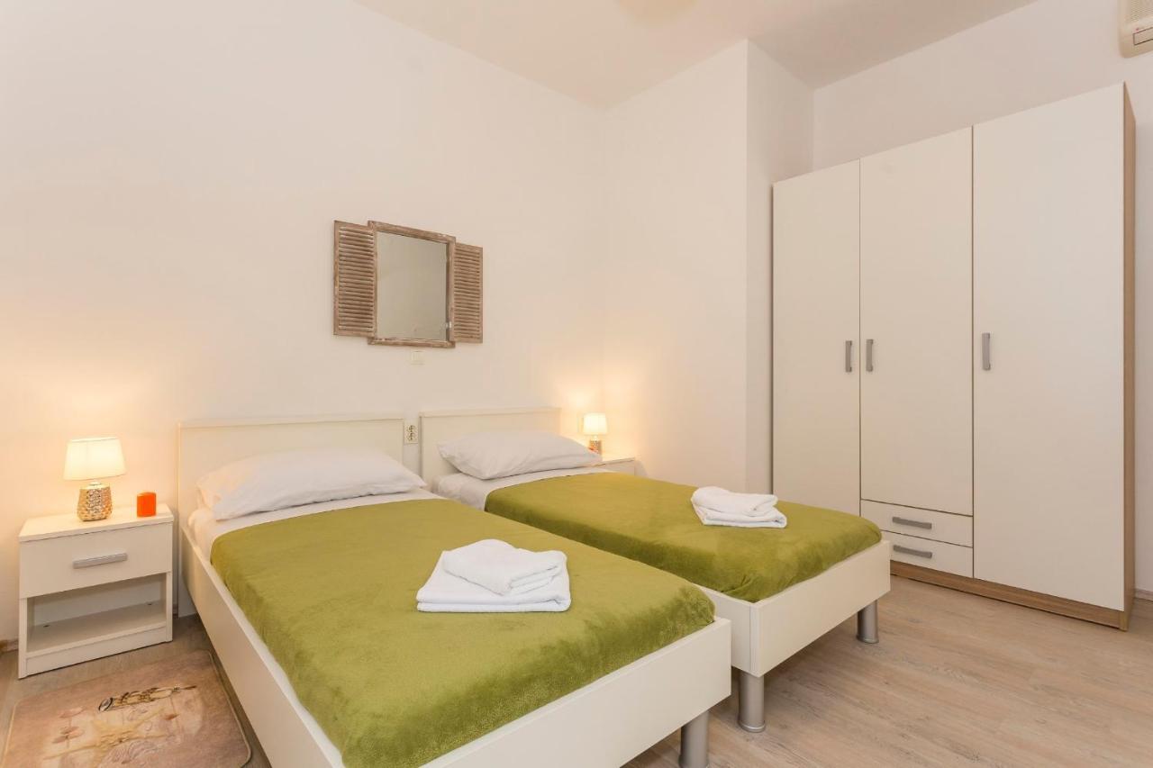 Comfortable Modern Studio With Shaded Patio Split Buitenkant foto