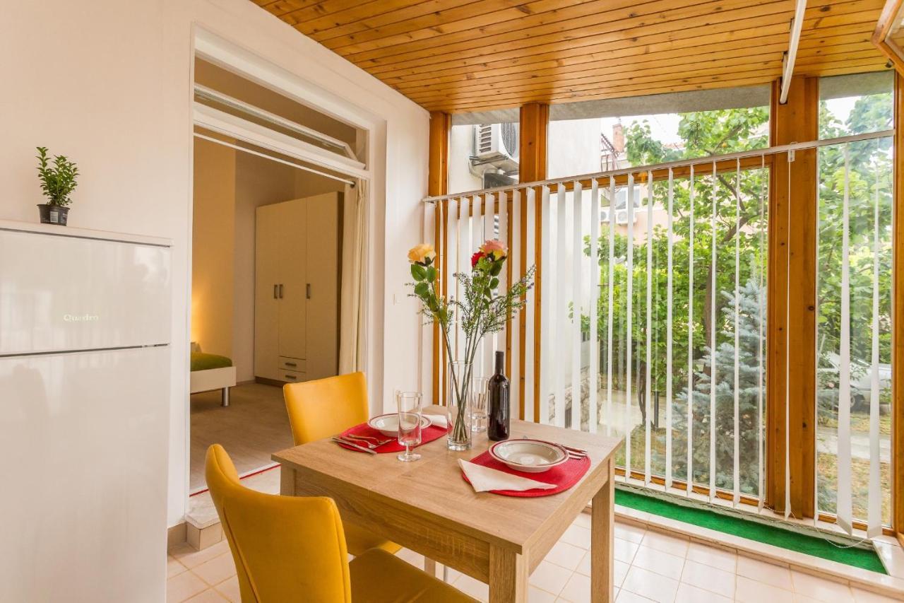 Comfortable Modern Studio With Shaded Patio Split Buitenkant foto